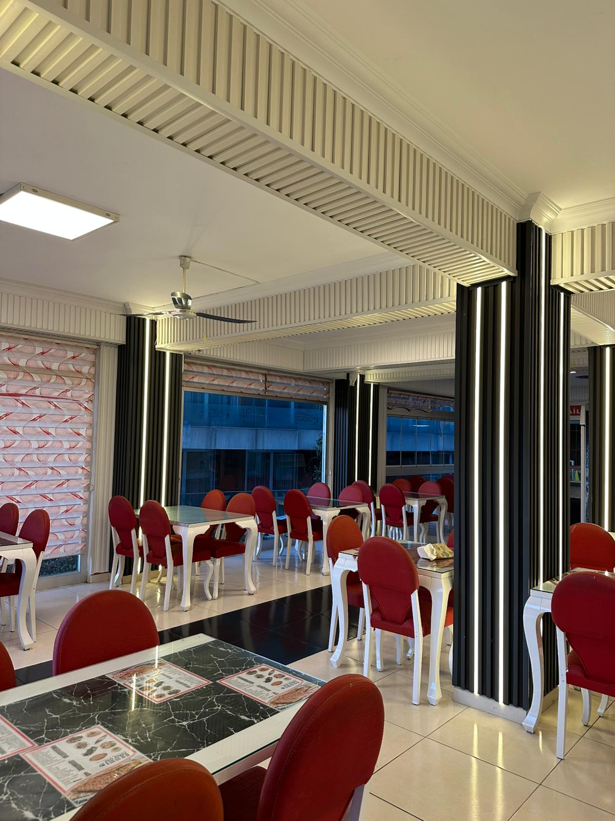 Kırmızı Beyaz Pide Kebap 